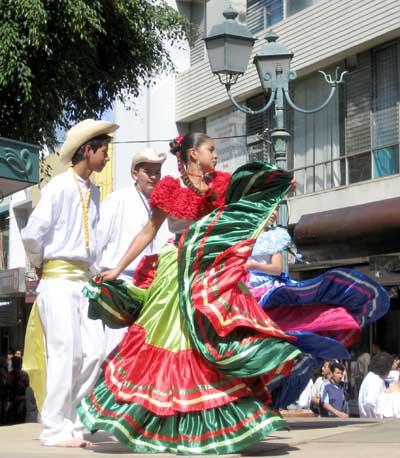 dancers on pedestrian mall