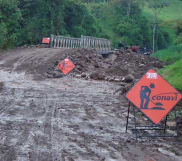 Highway crews finally complete temporary bridge near Arenal