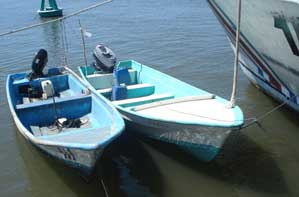 Pirates off Puntarenas attack and board fishing boat