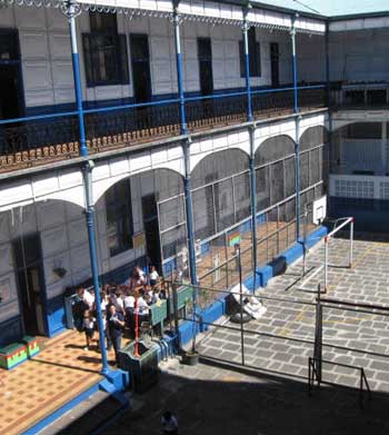 Escuela Metalica