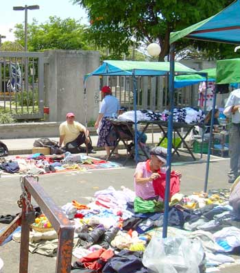 yard sale photo