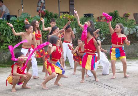 kids dancing