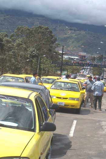 porteadores block highways